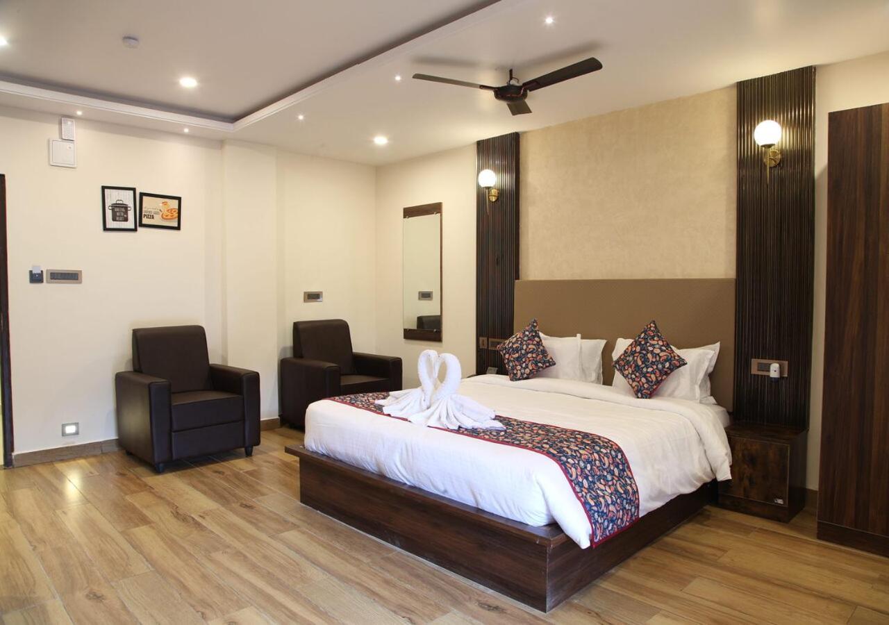 Dakshin Suites Srikakulam Exteriör bild