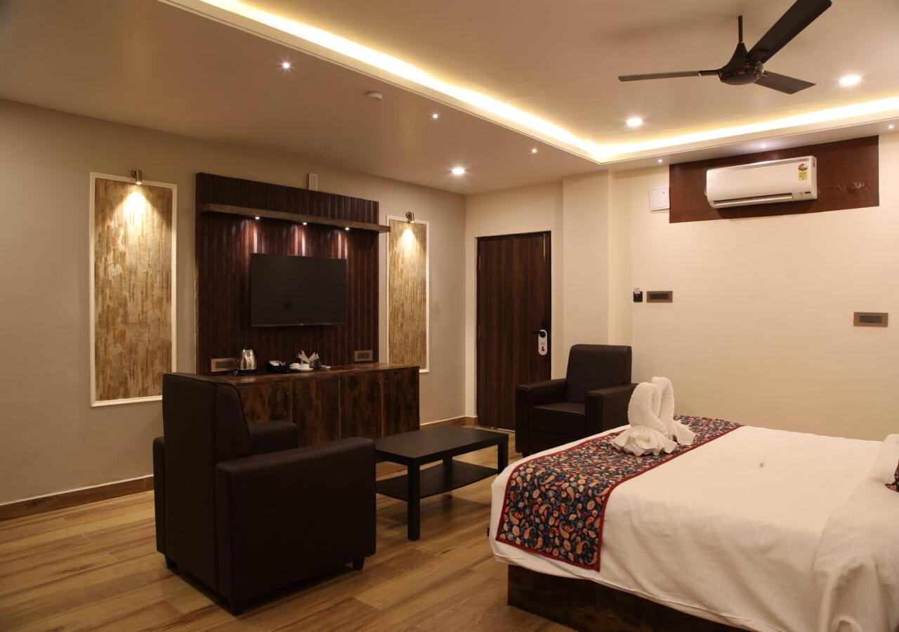 Dakshin Suites Srikakulam Exteriör bild